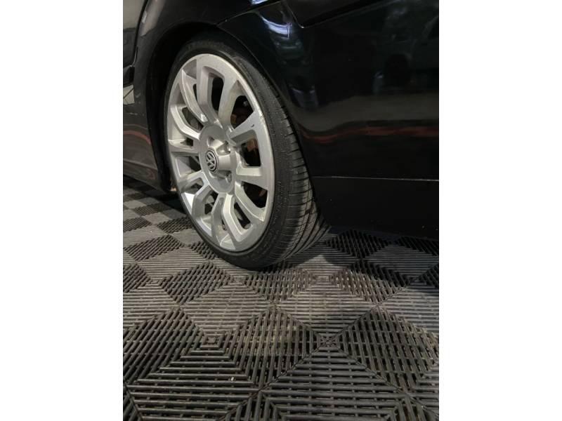 VOLKSWAGEN - SAVEIRO - 2003/2003 - Preta - R$ 35.900,00