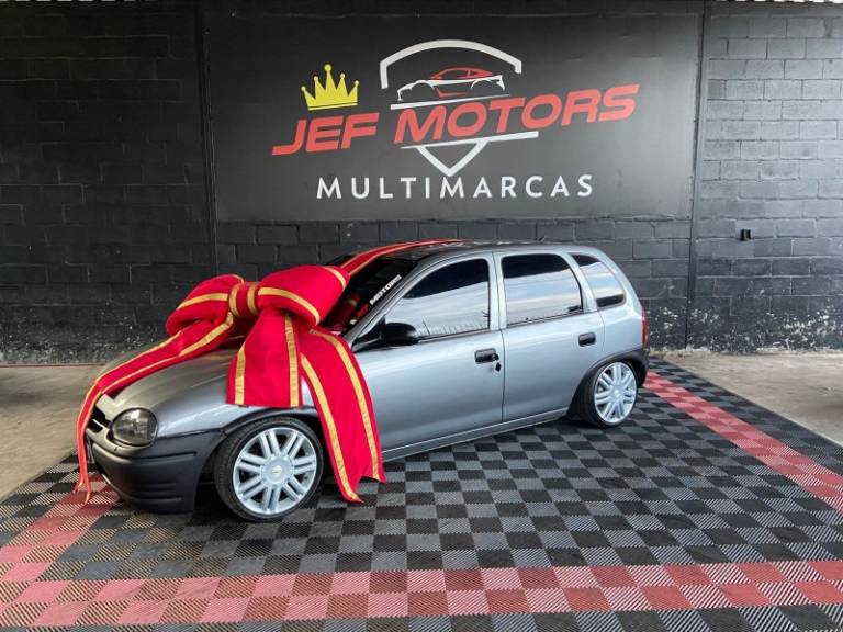 CHEVROLET - CORSA - 1997/1997 - Cinza - R$ 17.900,00