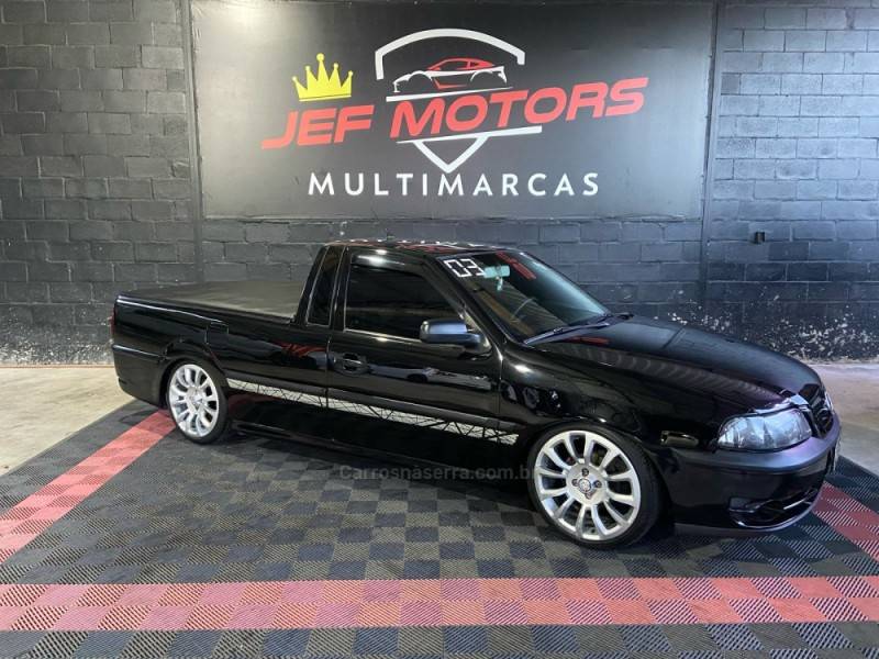 VOLKSWAGEN - SAVEIRO - 2003/2003 - Preta - R$ 35.900,00