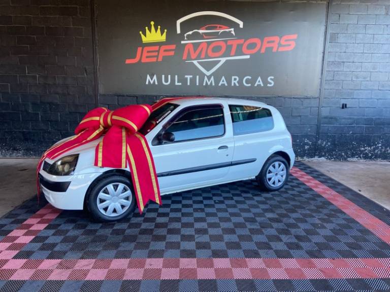 RENAULT - CLIO - 2004/2004 - Branca - R$ 14.900,00